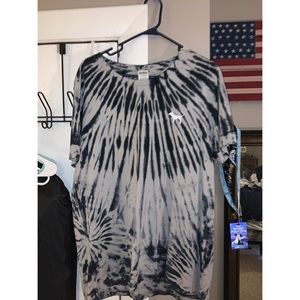 Tye dye VS T-Shirt